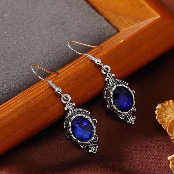 GlitzBlitz Boutique Jewelry - Any 3/$25! Antiqued Silver Deep Blue Crystal Drop Earrings